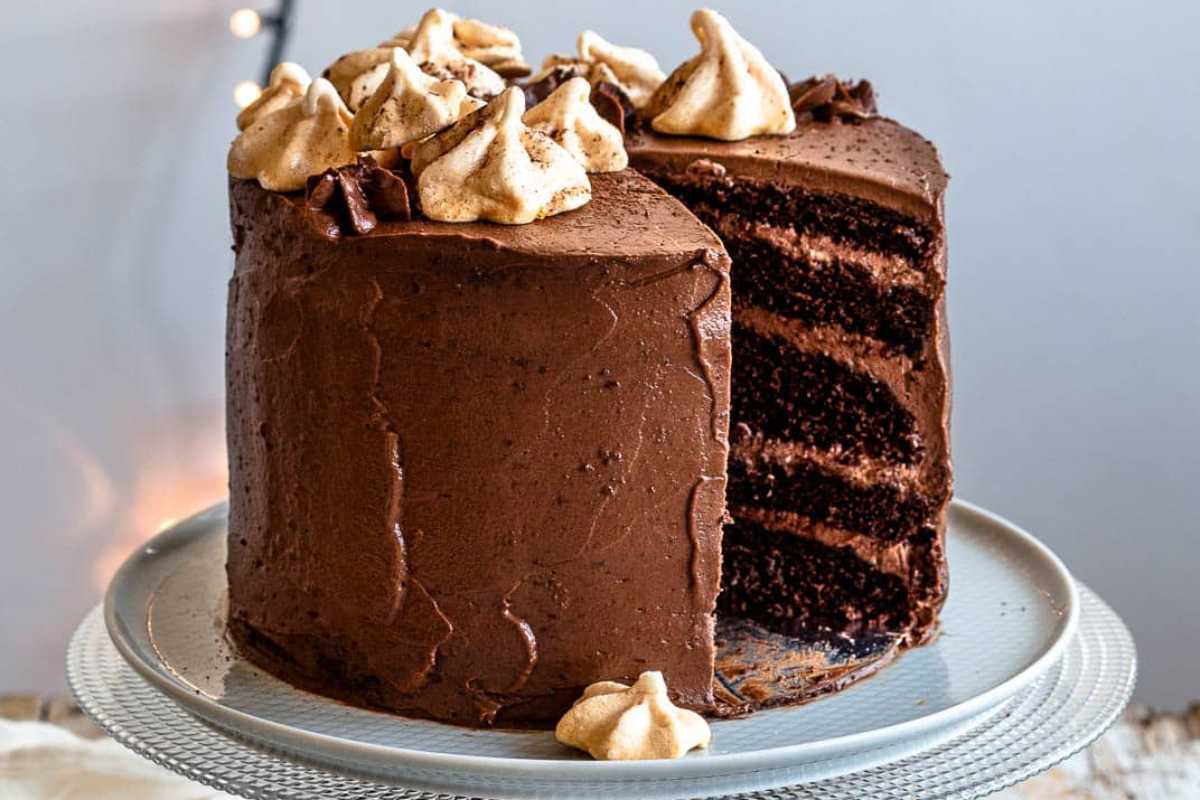 Chocolate Mascarpone Cake with Caramelised Meringues.