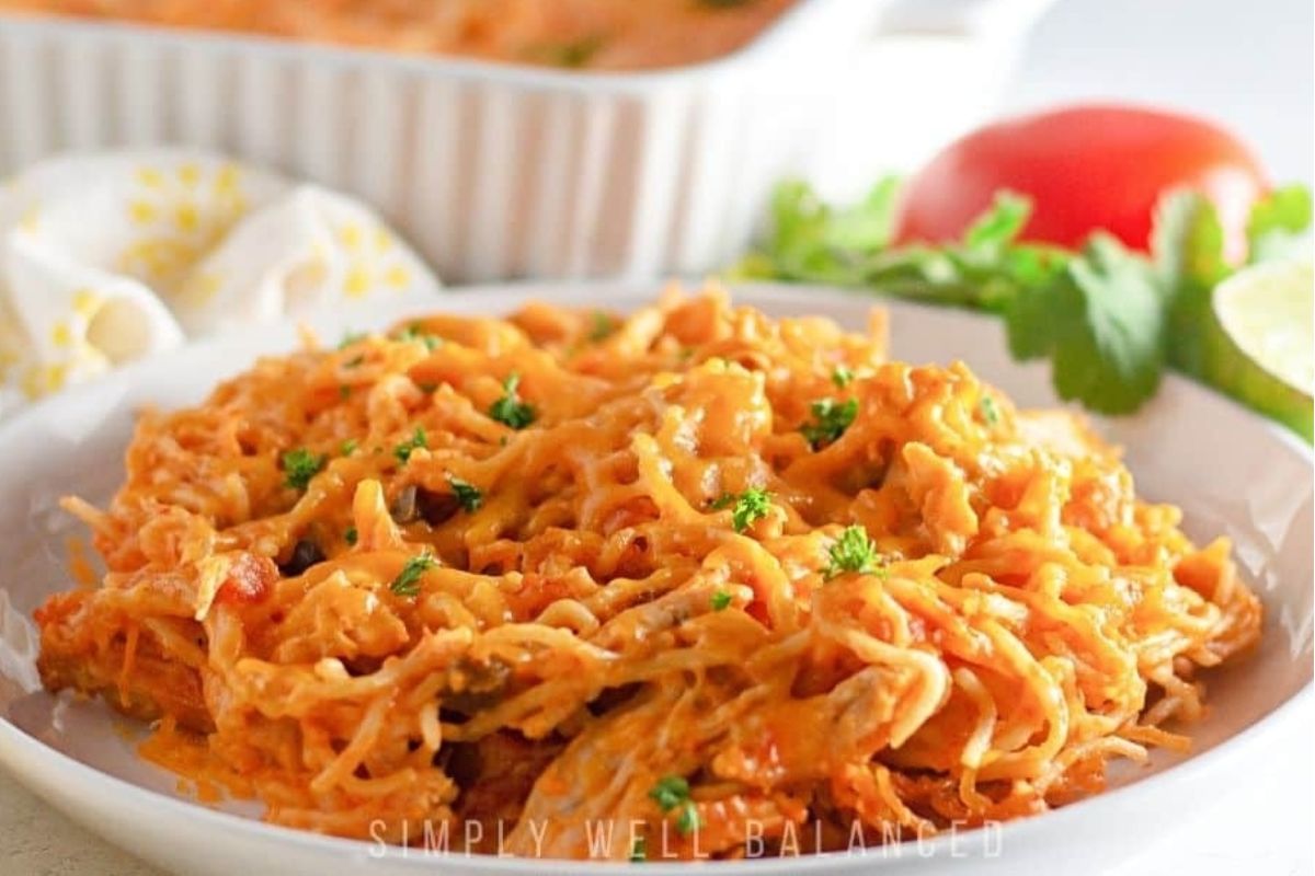 Easy Cheesy Chicken Taco Spaghetti Recipe. 
