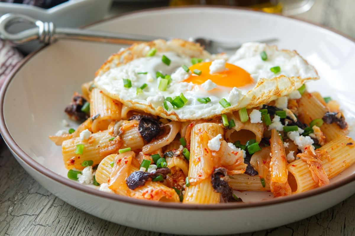 Kimchi Olive Pasta (greek-korean Fusion Recipe). 