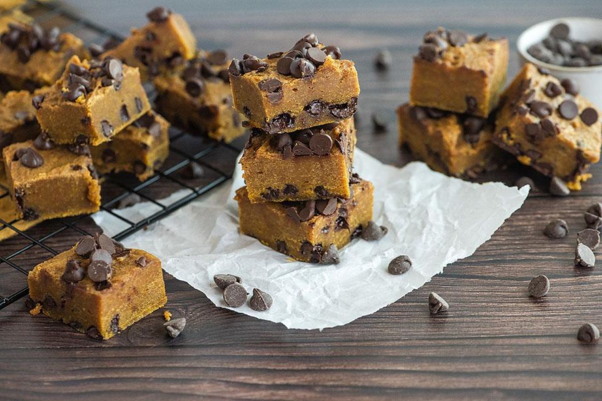 Pumpkin Chocolate Chip Bars. 