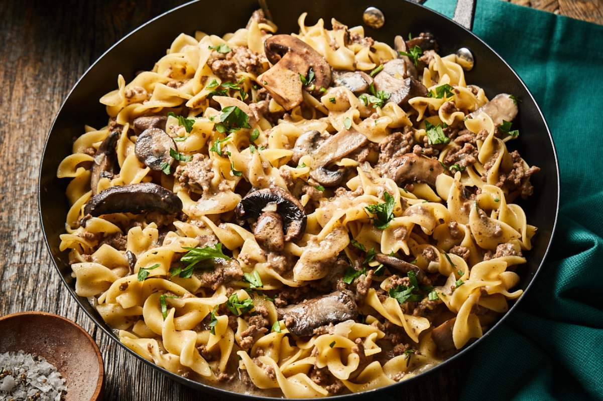 Quick and Easy One Pot Beef Stroganoff. 