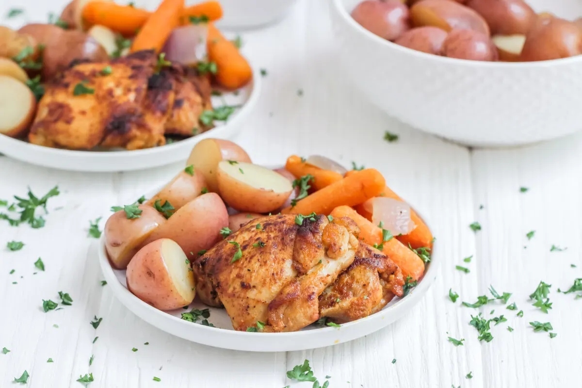 Slow Cooker Chicken Thighs And Potatoes Recipe. 