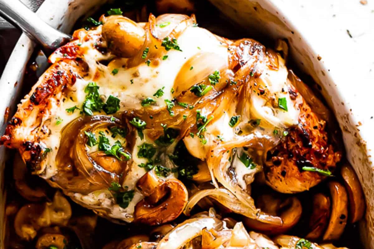 Baked Chicken with Mushrooms. 