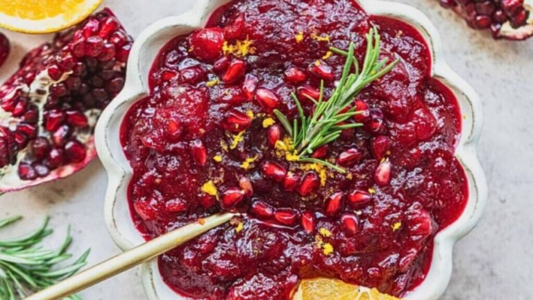 You’ll Never Buy Canned Cranberry Sauce Again After Trying These 14 Delicious Recipes