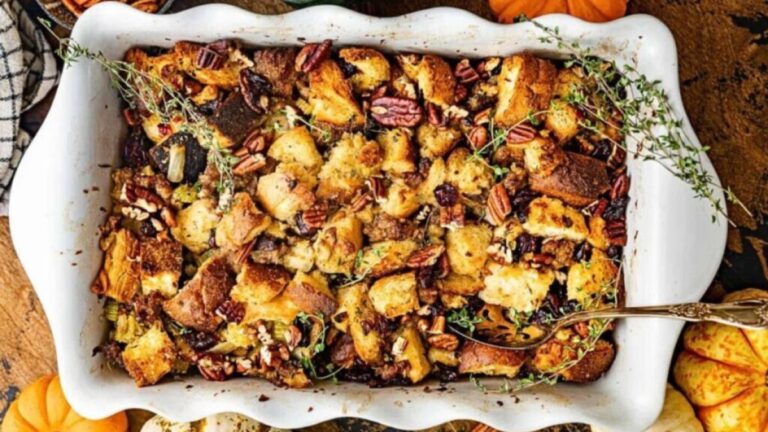 14 Thanksgiving Stuffing Recipes So Addictive You’ll Want Seconds (and Thirds)