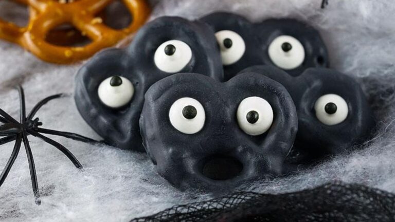 33 Fun Treats to Make This Halloween Unforgettable